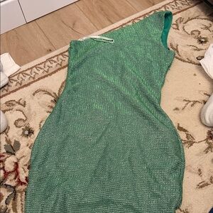 Elegant Green One-Shoulder Mini Dress Superdown